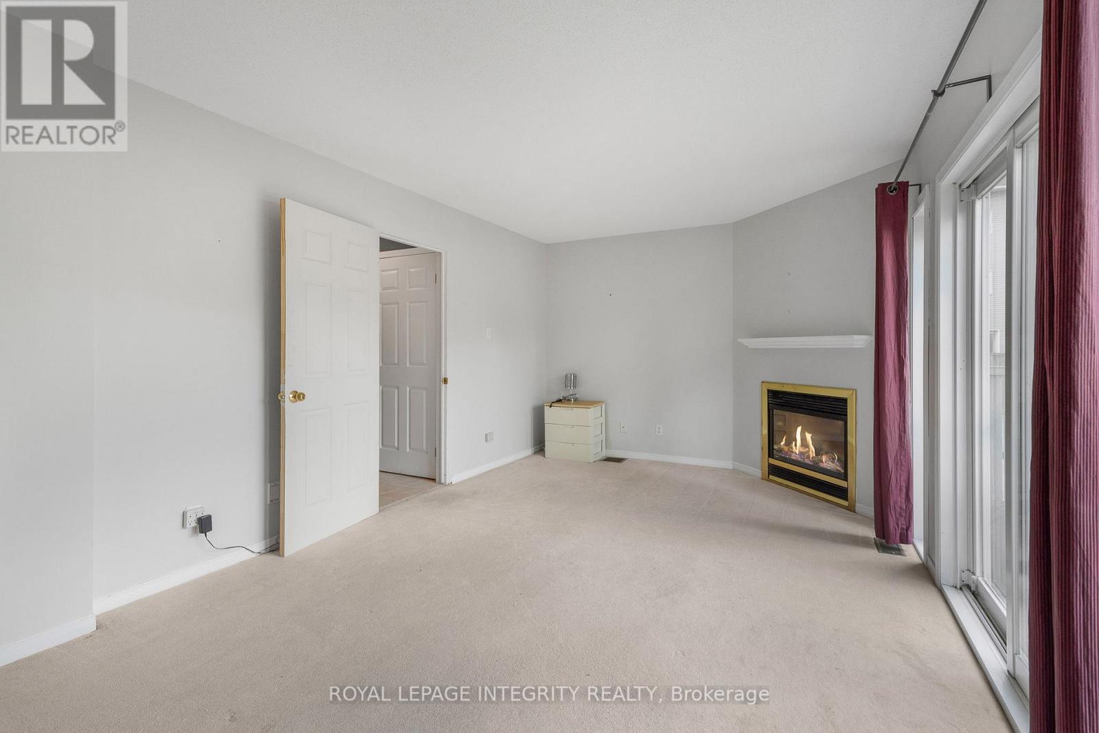 111 Arcola Private