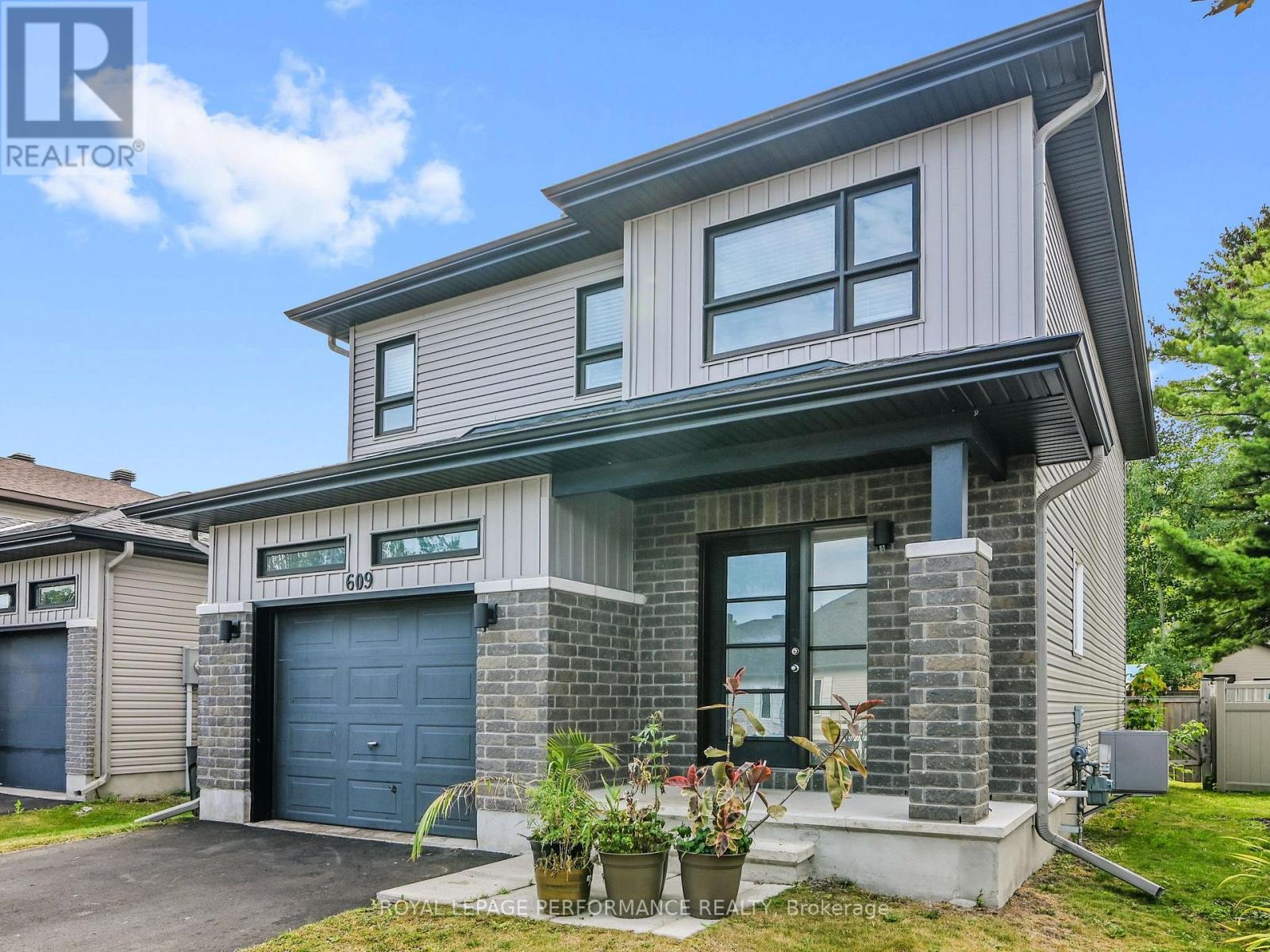 609 Robert Street