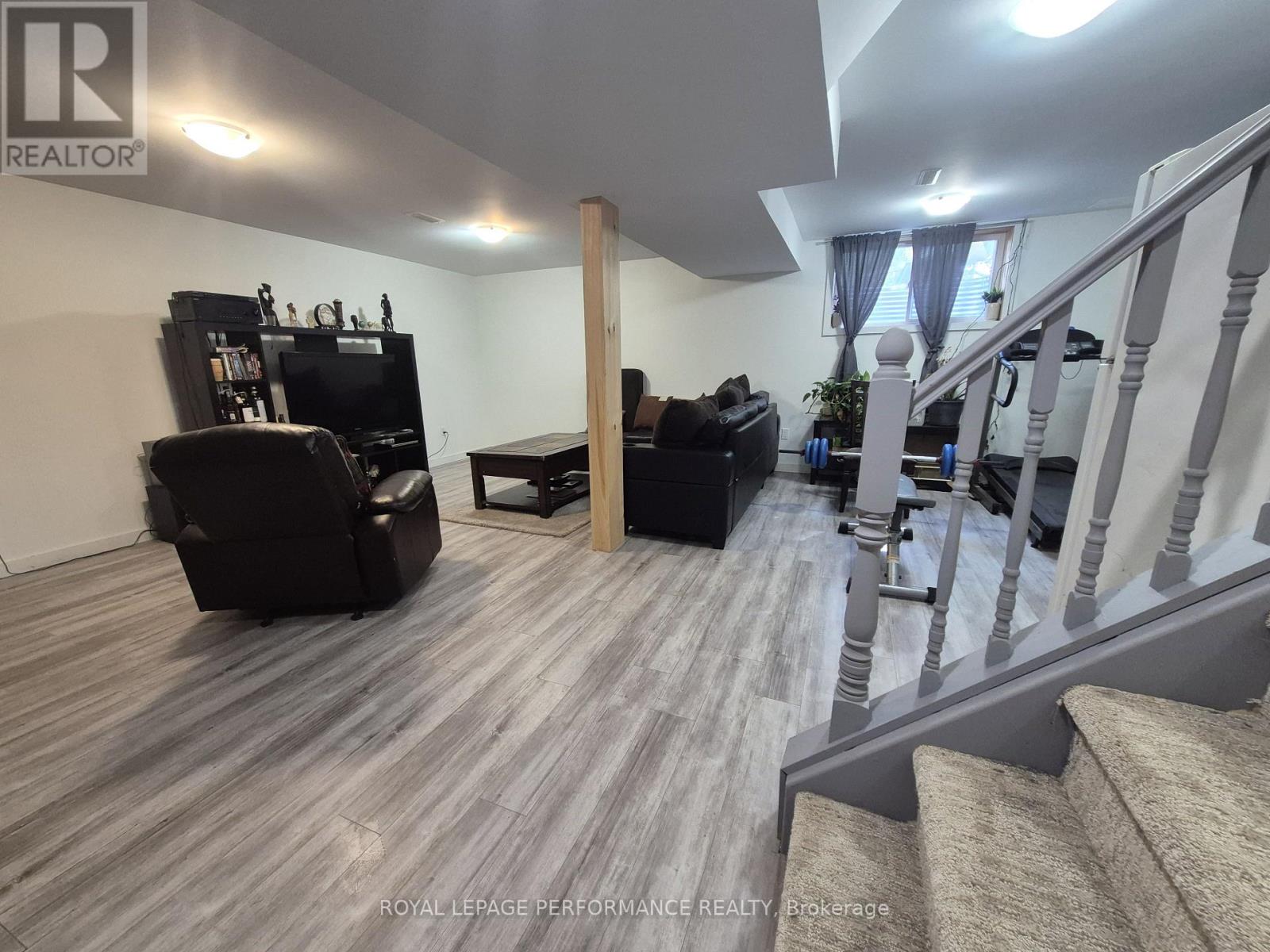 609 Robert Street
