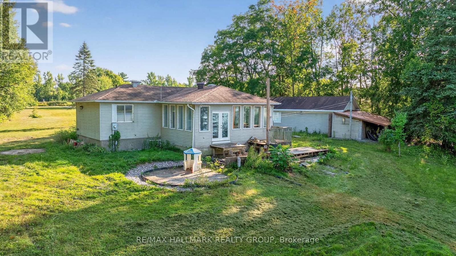 3855 Old Highway 17