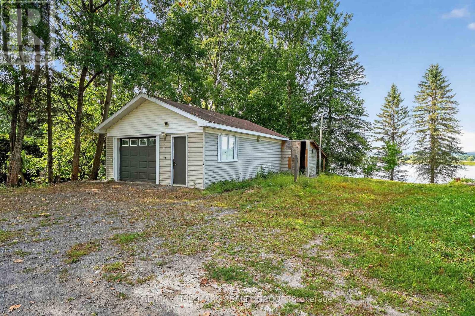 3855 Old Highway 17