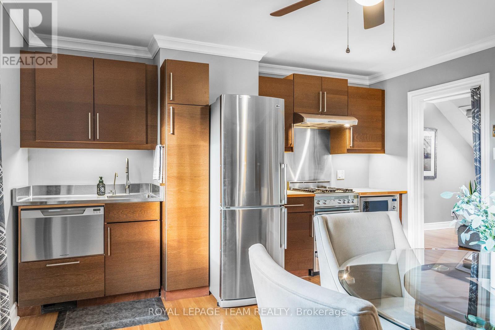 37 Promenade Avenue