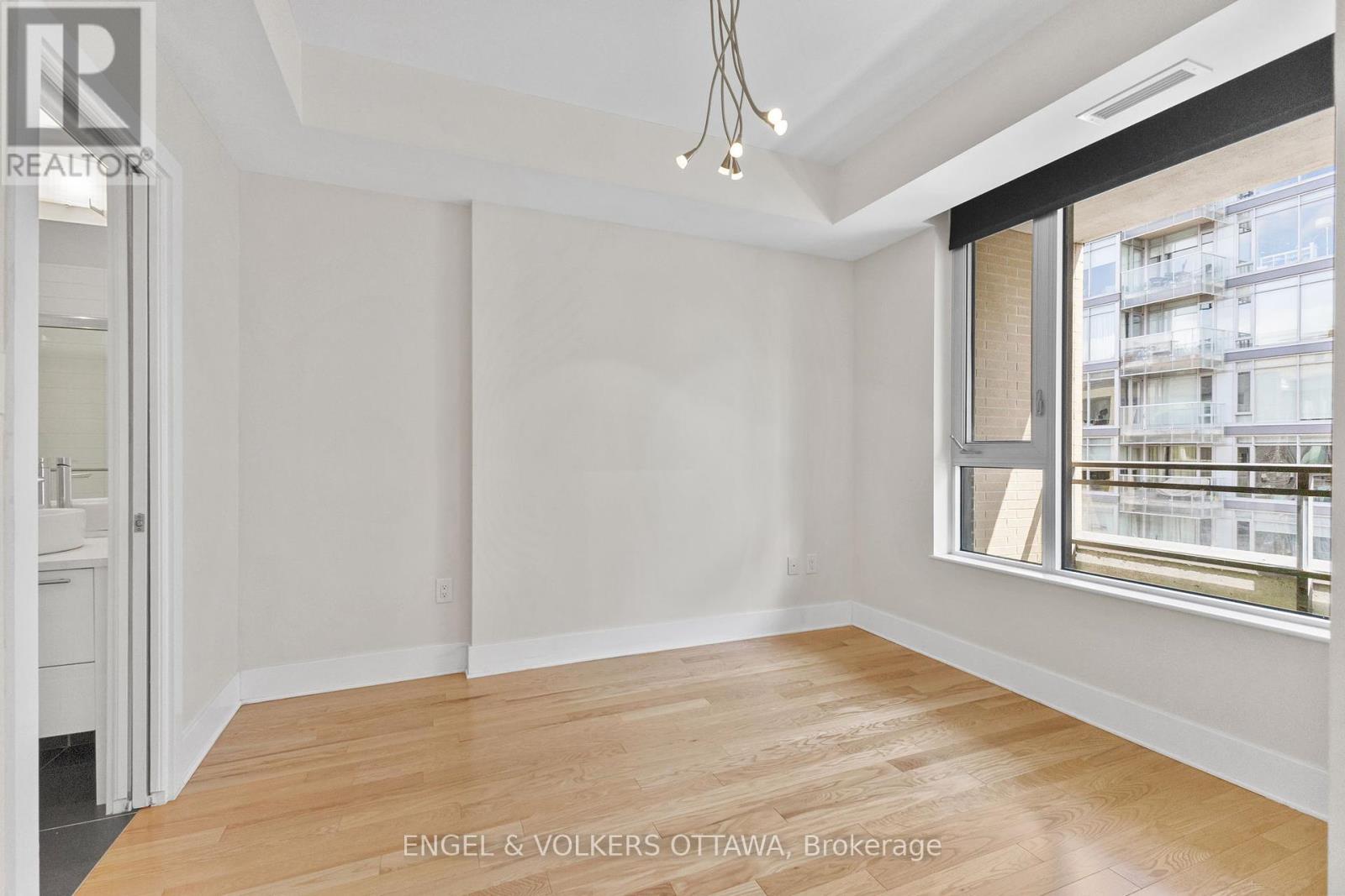 503 - 101 Richmond Road