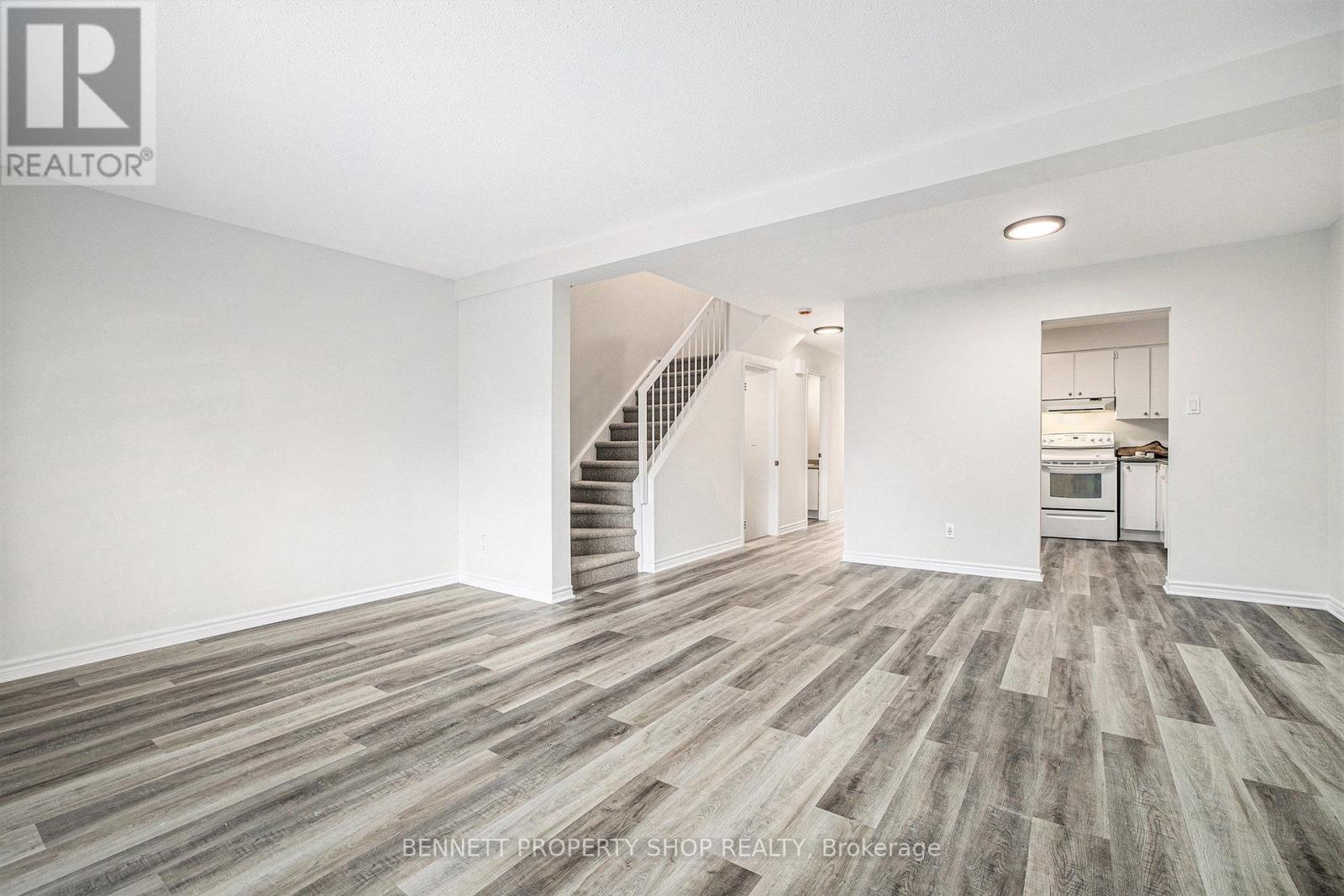 43 Clarkson Crescent