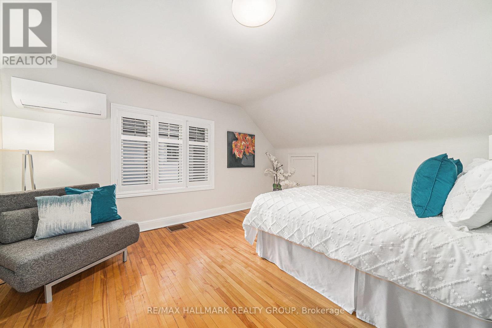 98 Dagmar Avenue