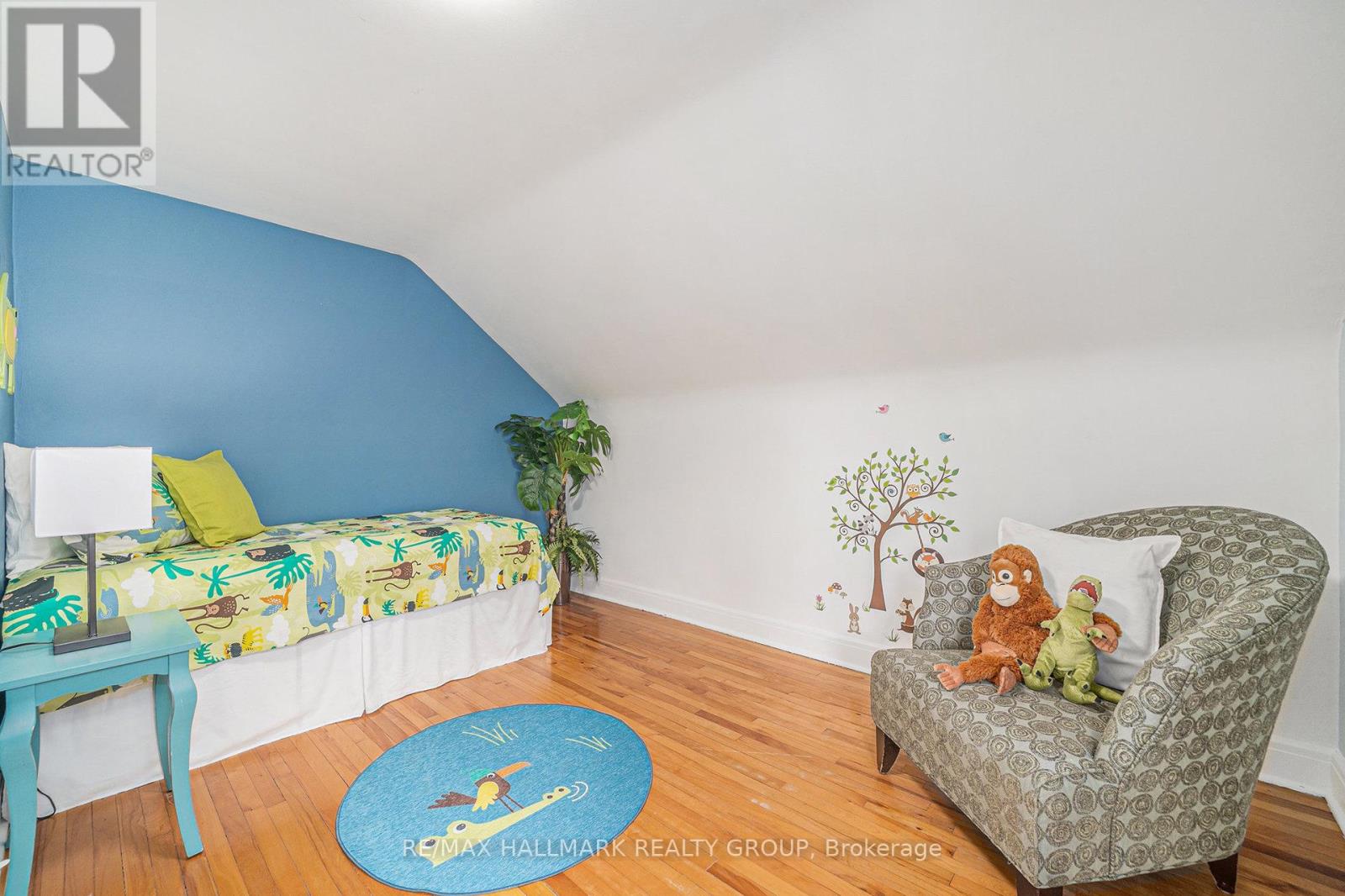 98 Dagmar Avenue