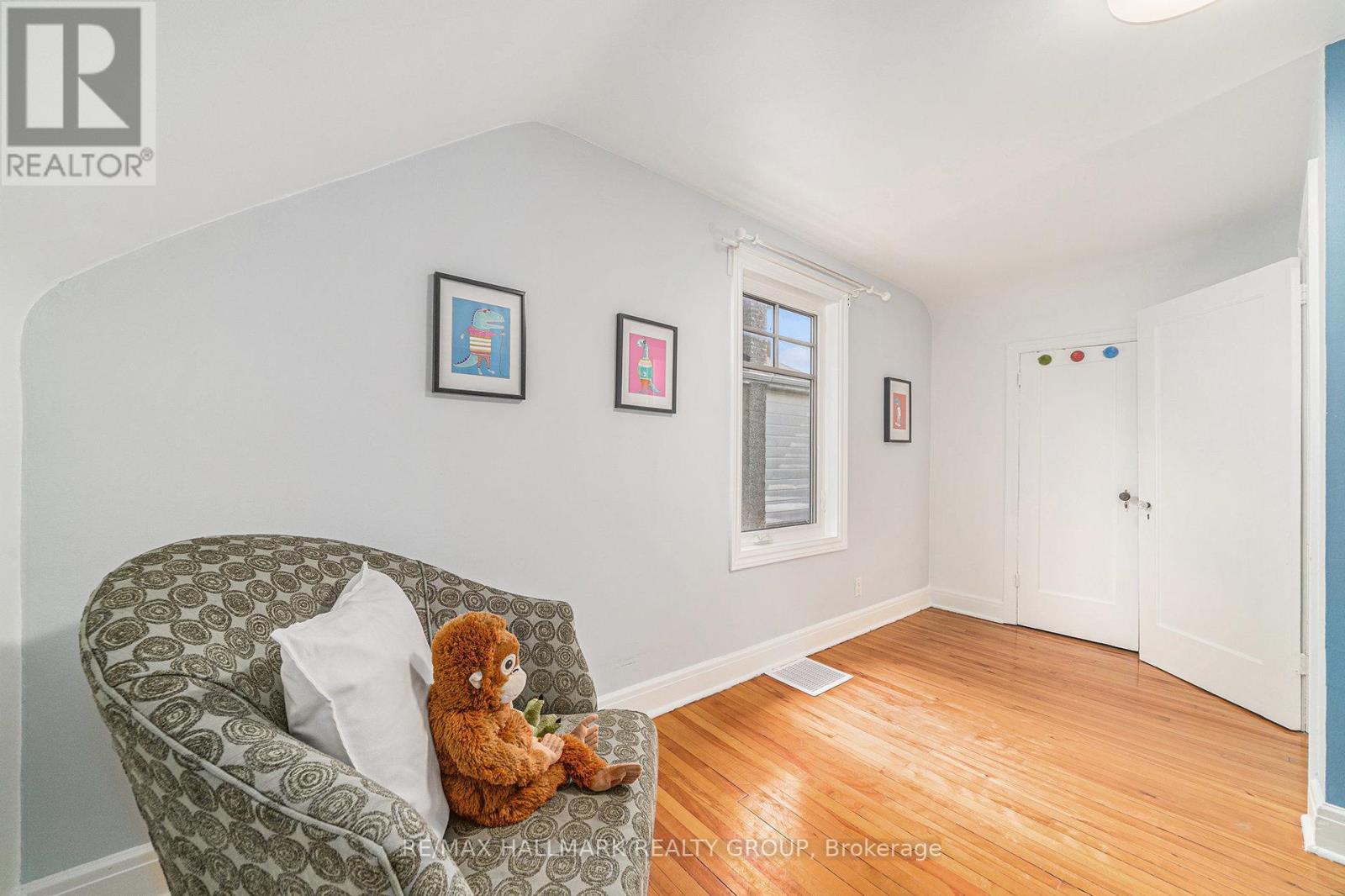 98 Dagmar Avenue