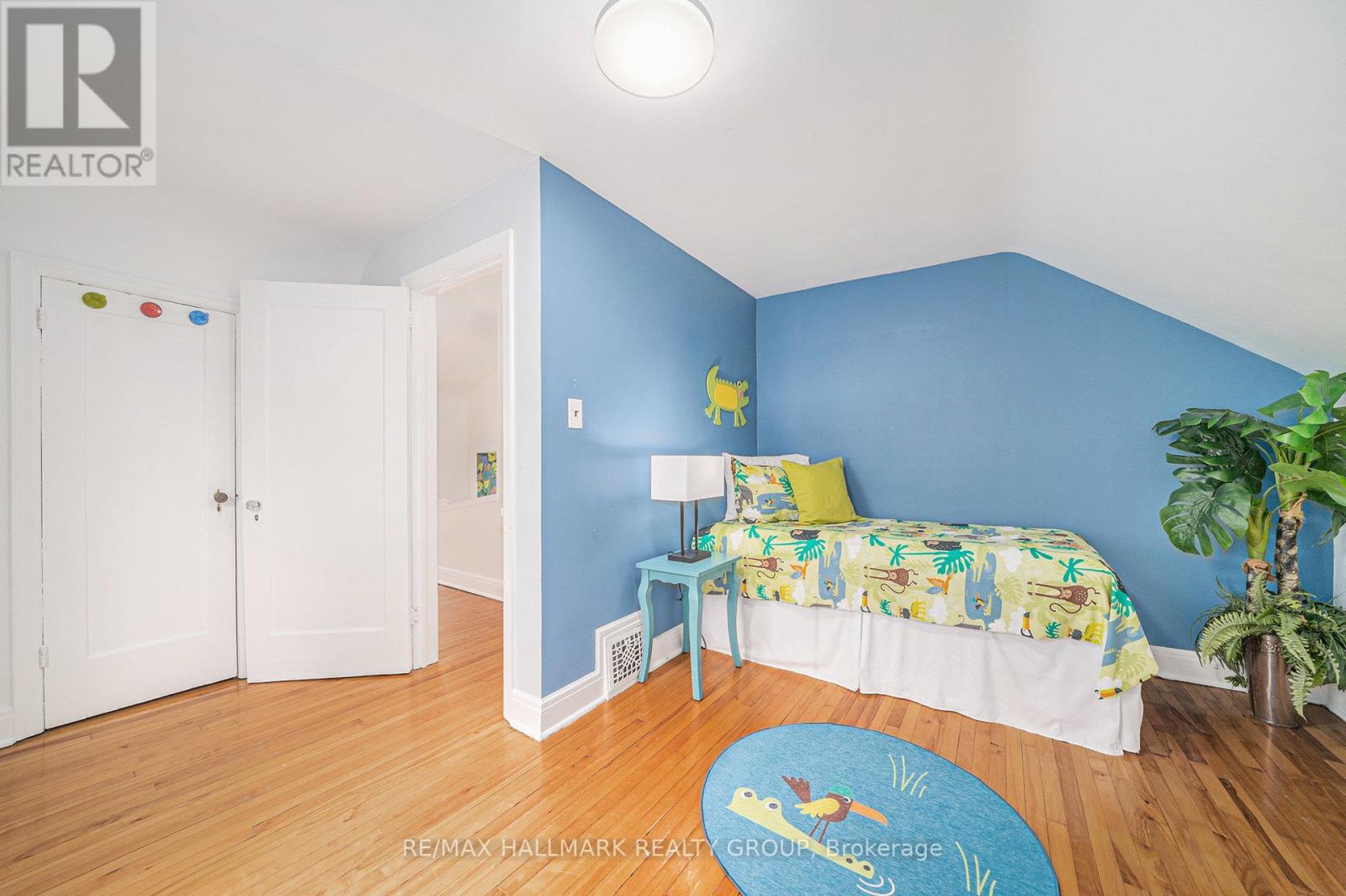 98 Dagmar Avenue