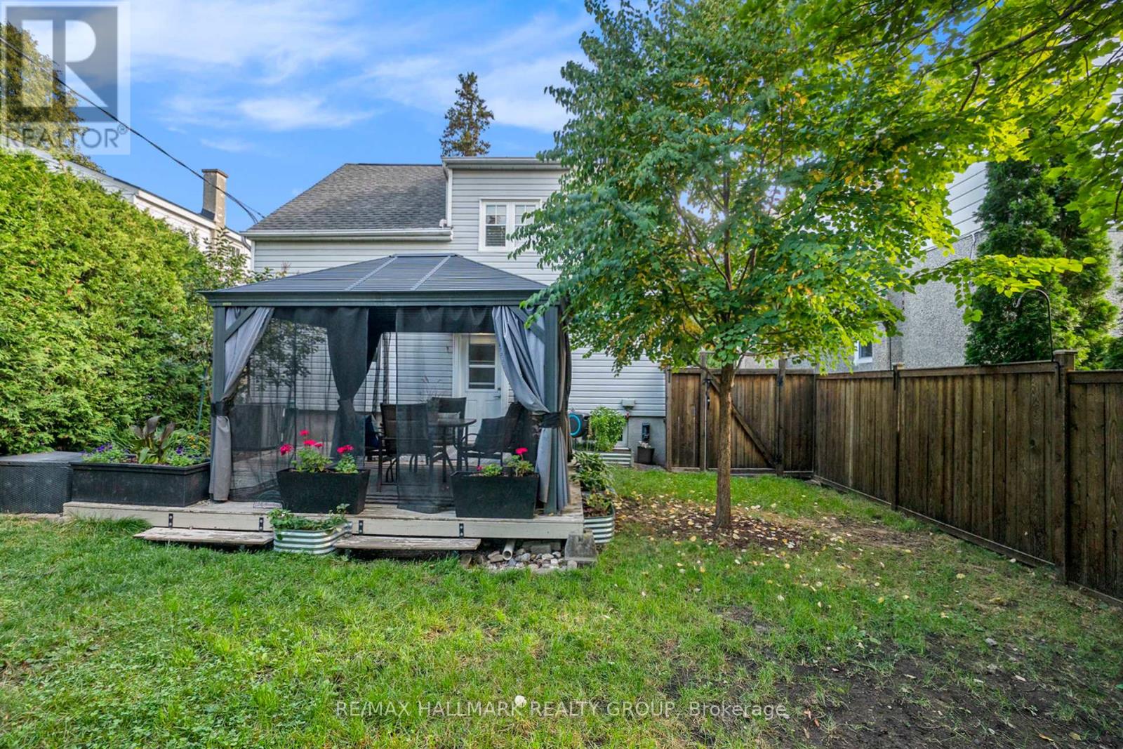 98 Dagmar Avenue