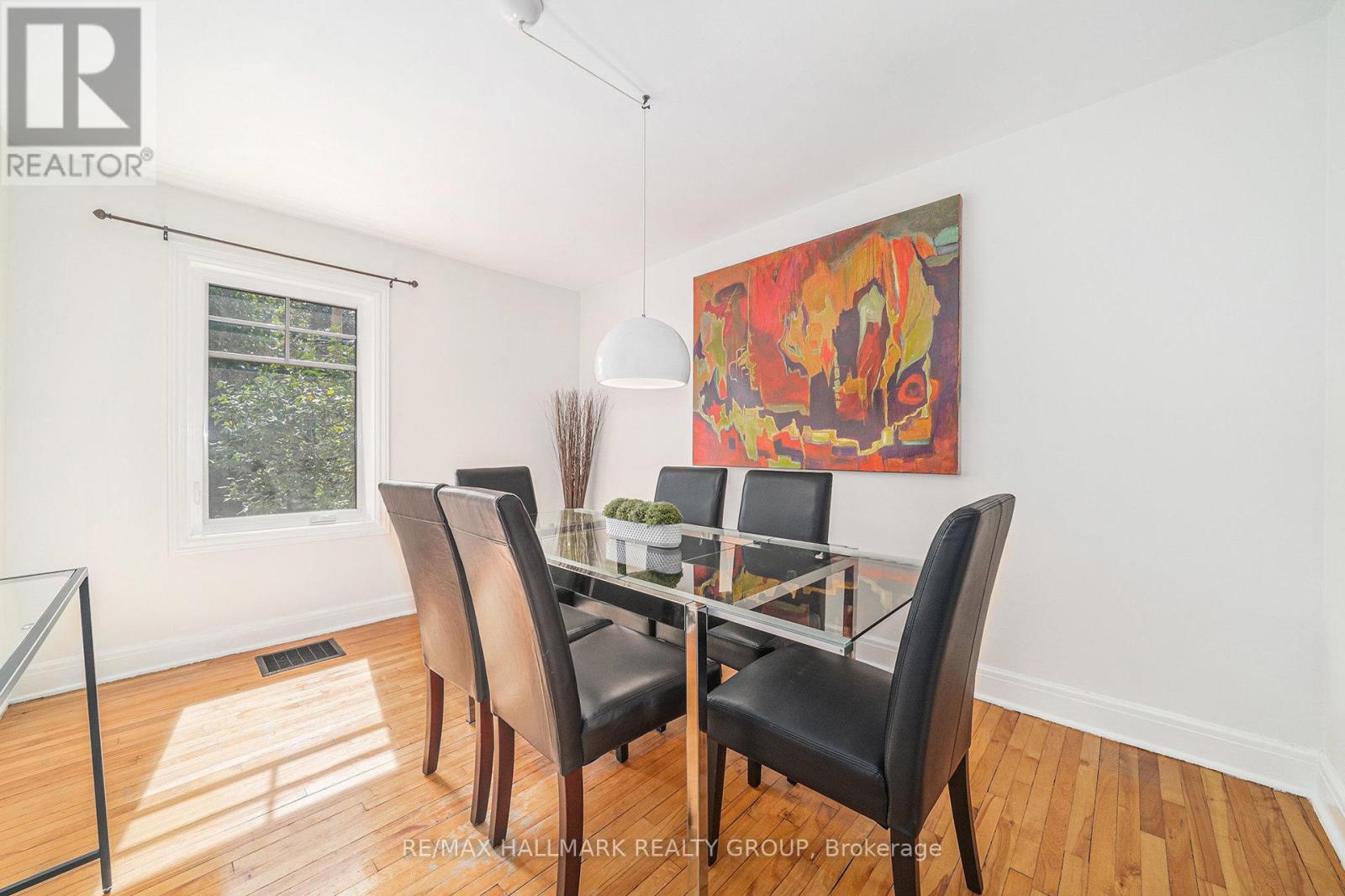 98 Dagmar Avenue