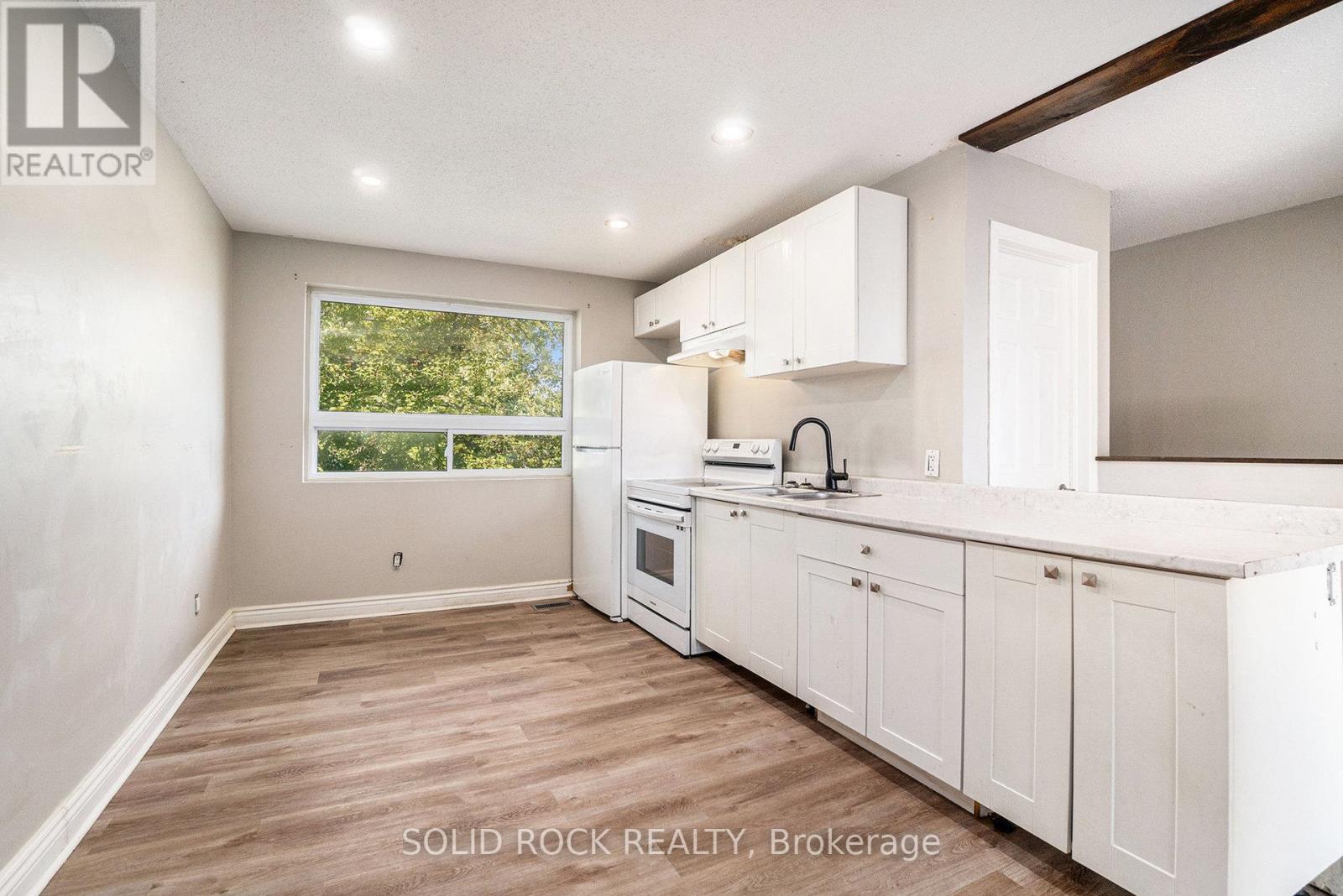 1432 Leigh Crescent