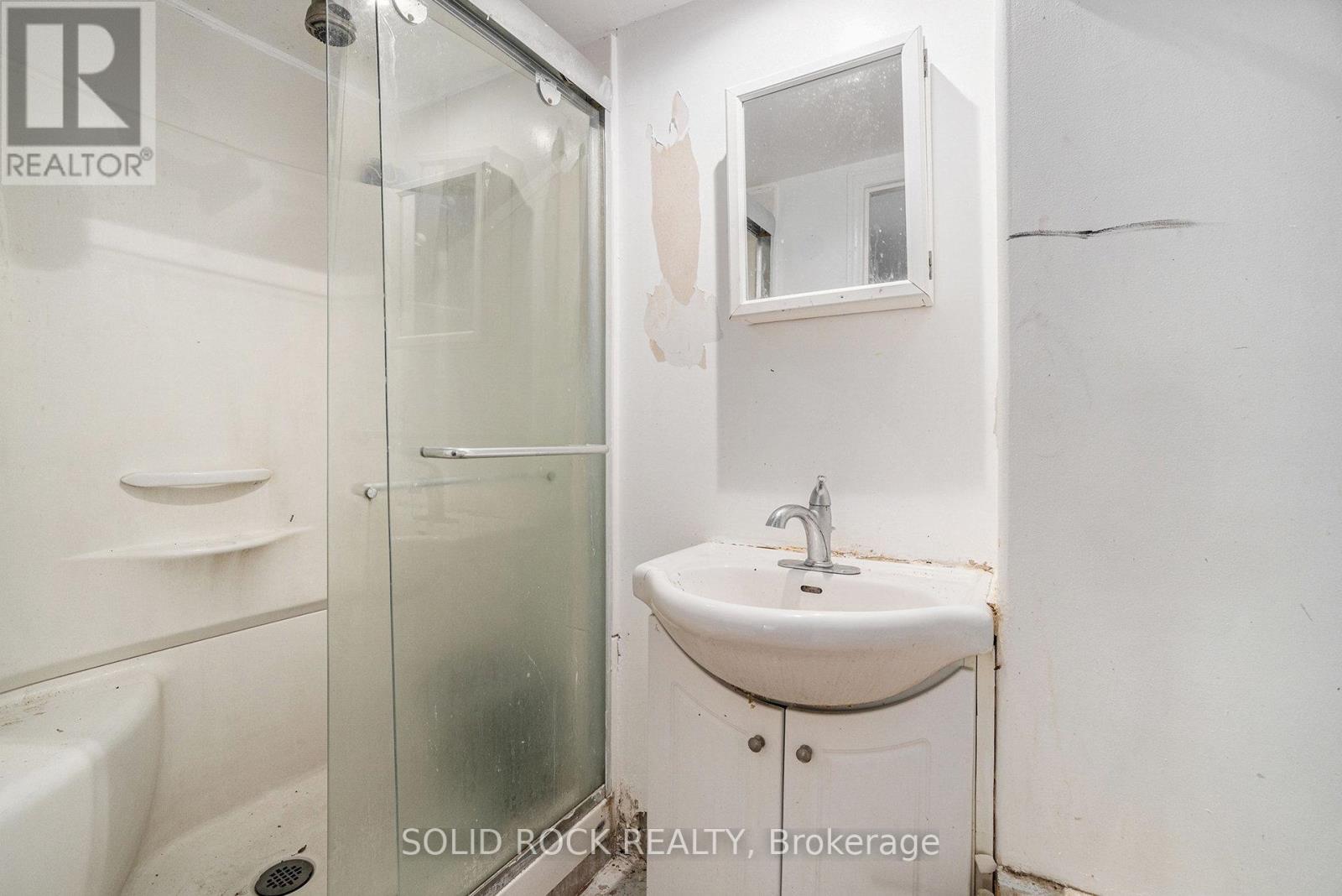 1432 Leigh Crescent