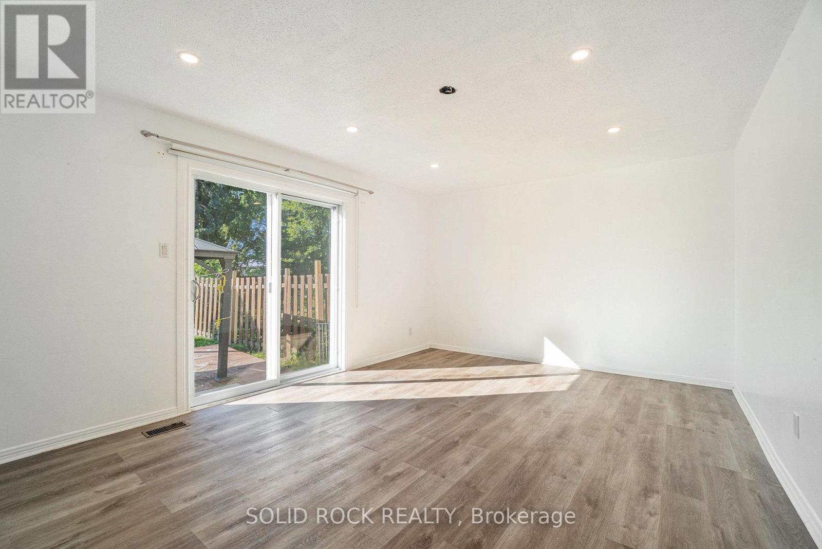 1432 Leigh Crescent