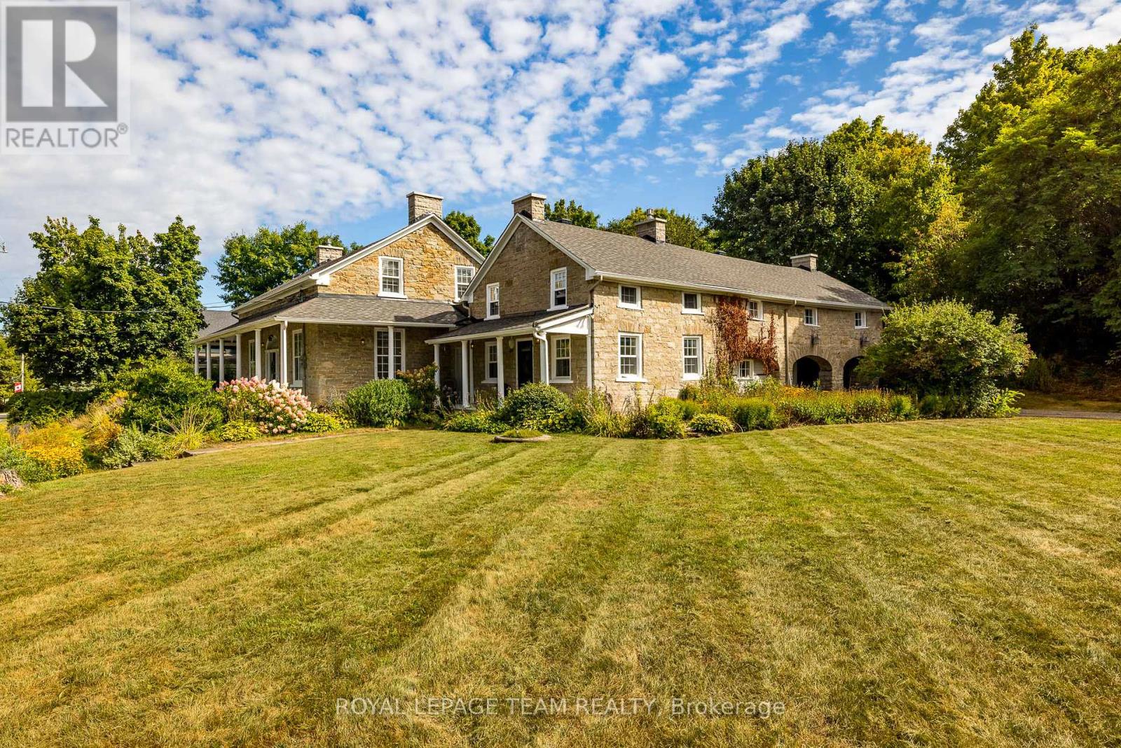492 River Road