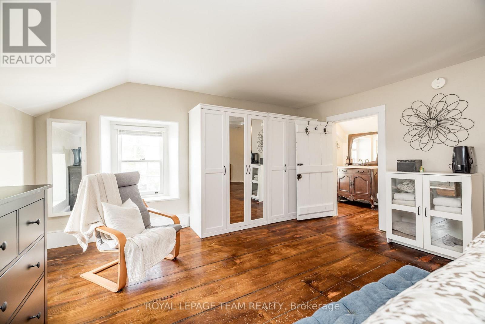 492 River Road