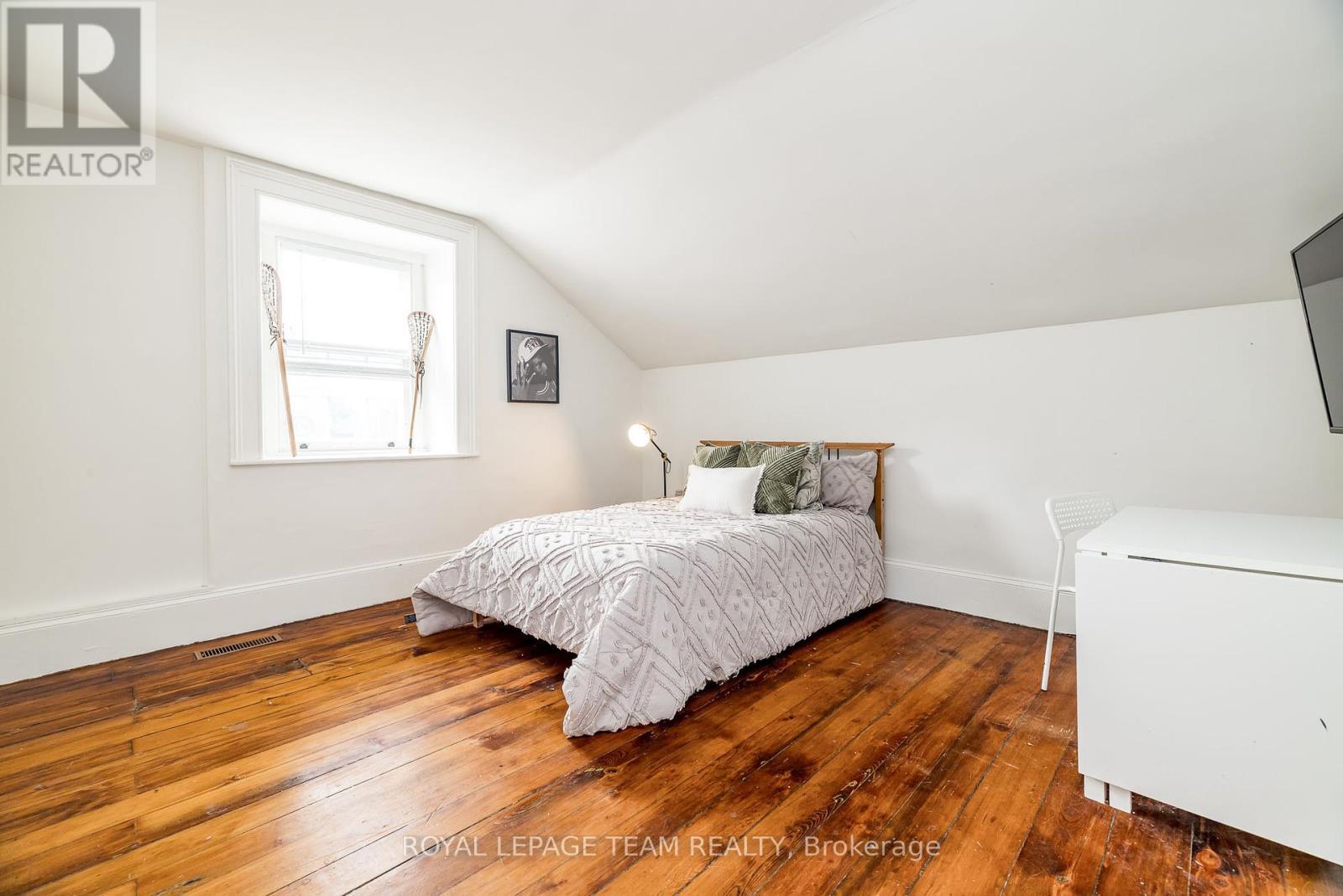 492 River Road