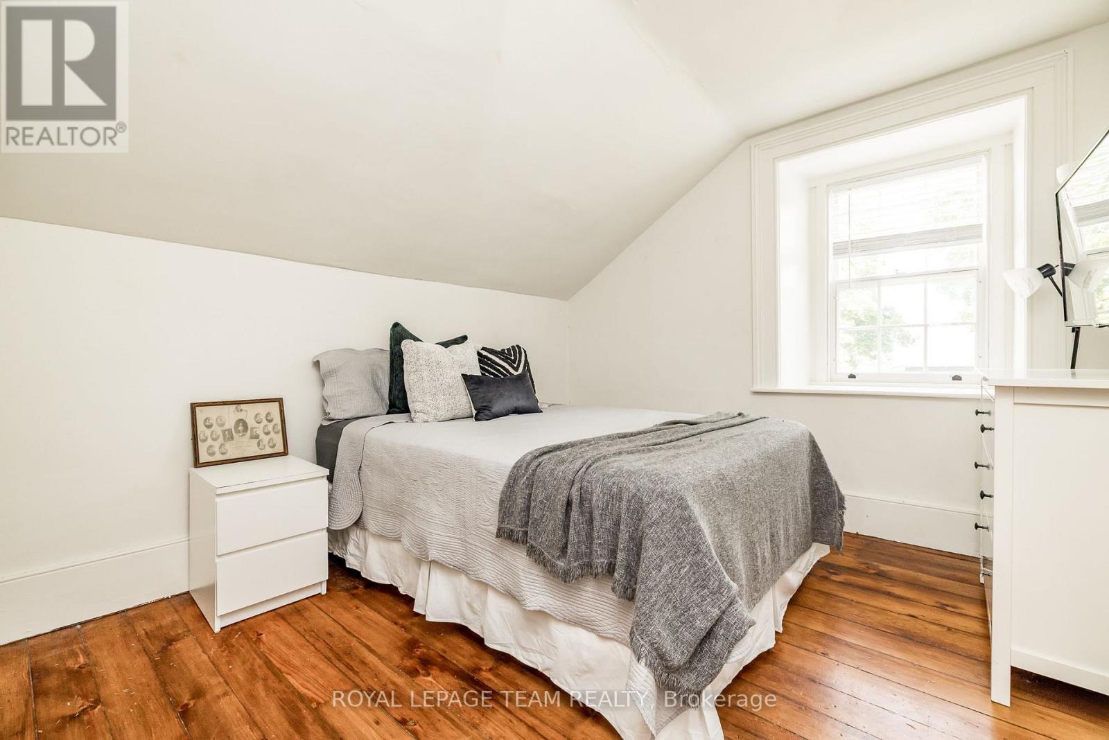 492 River Road
