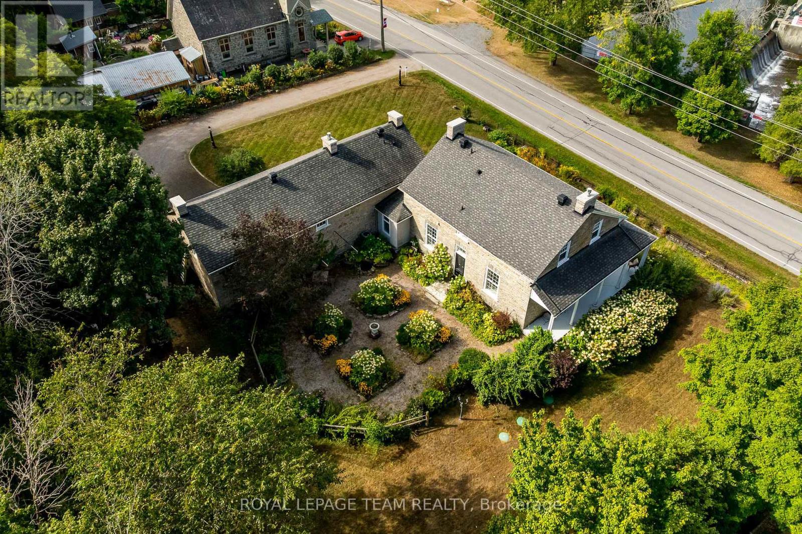 492 River Road