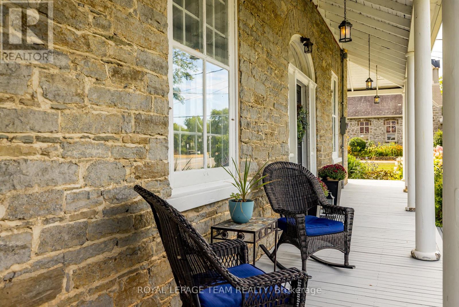 492 River Road