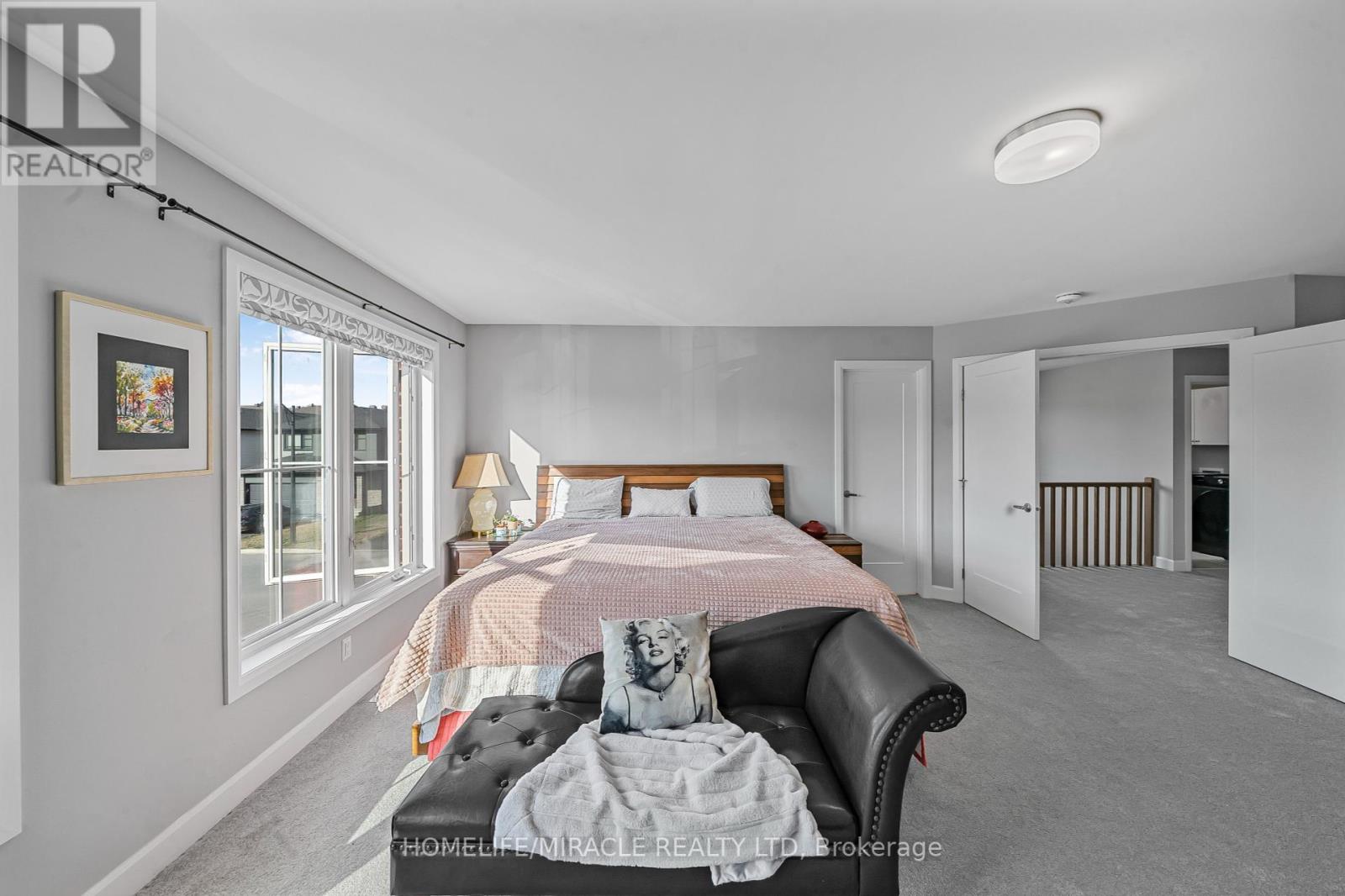 896 Sendero Way