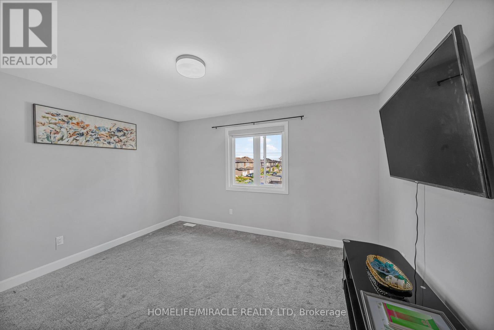 896 Sendero Way