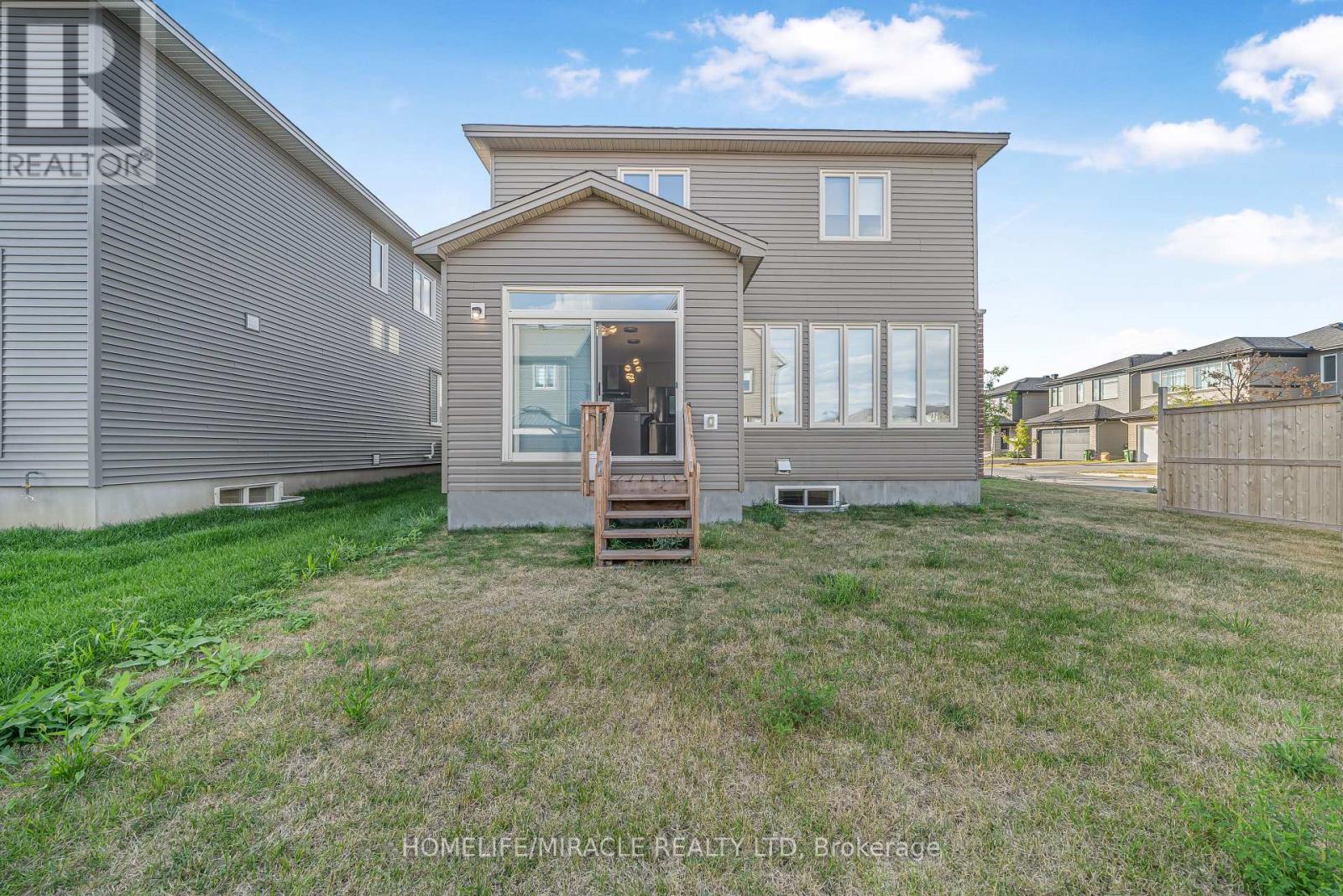 896 Sendero Way
