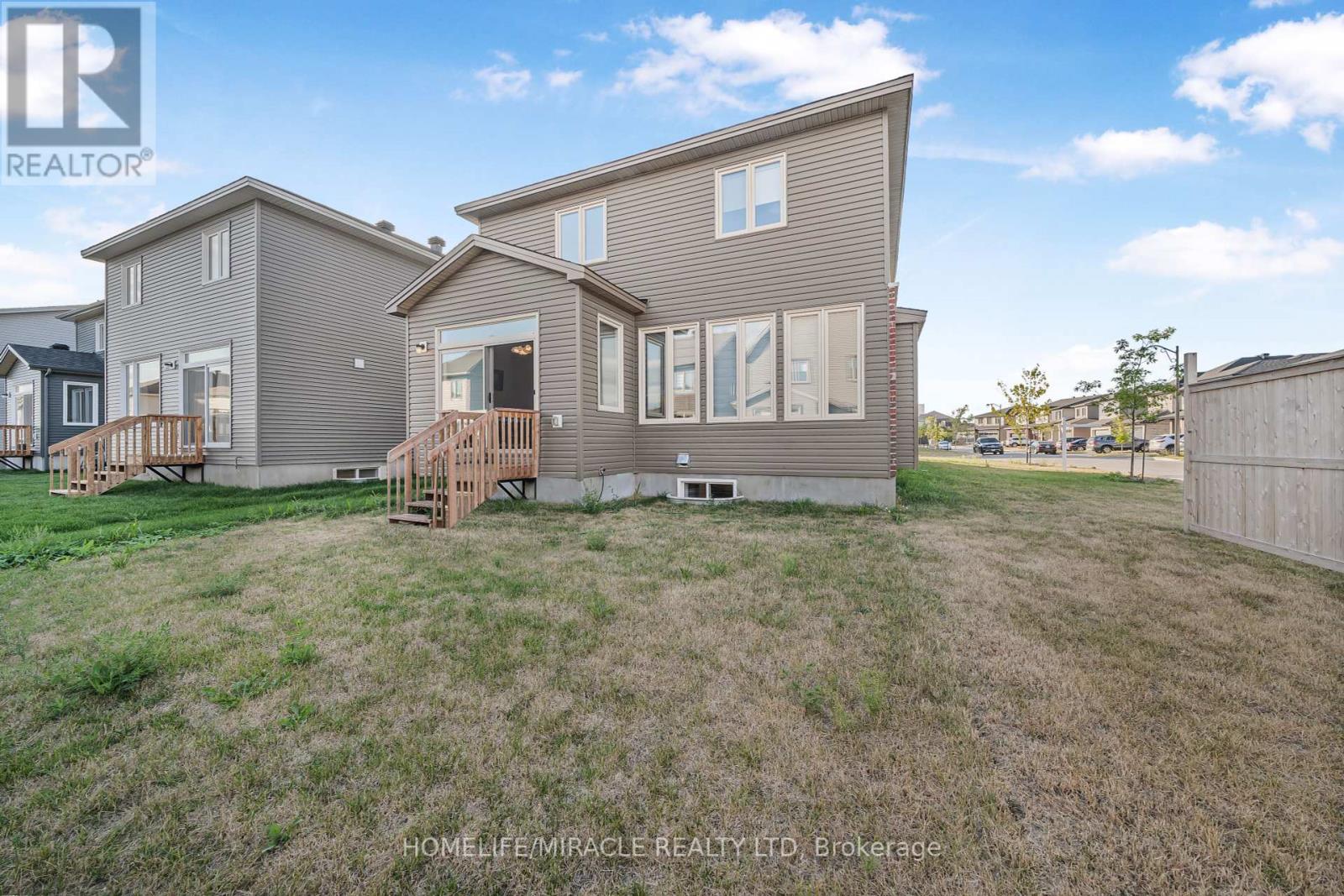 896 Sendero Way