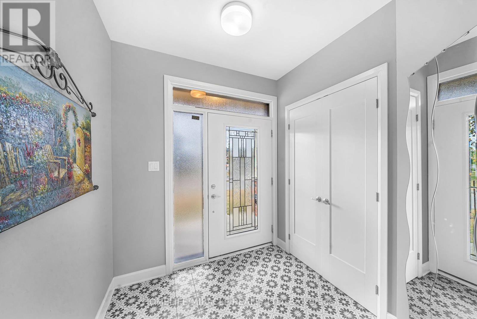 896 Sendero Way