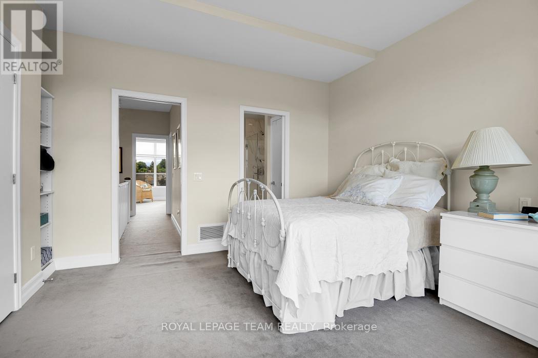 7 - 775 Richmond Road N
