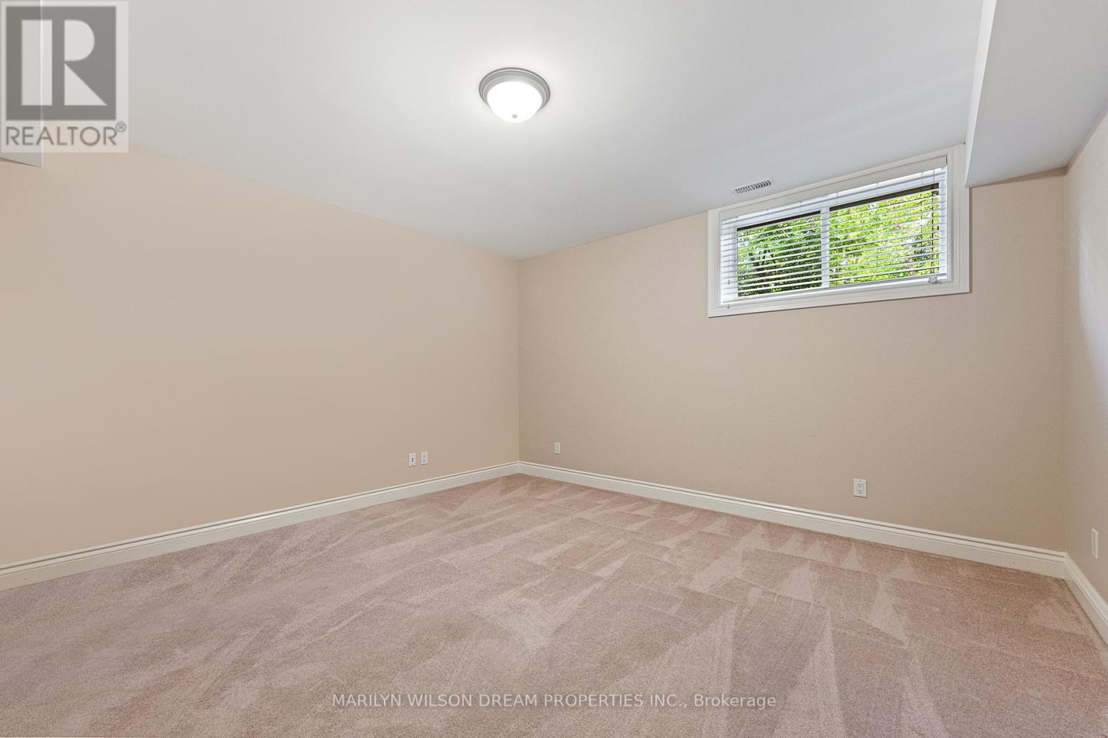 1095 Halton Terrace