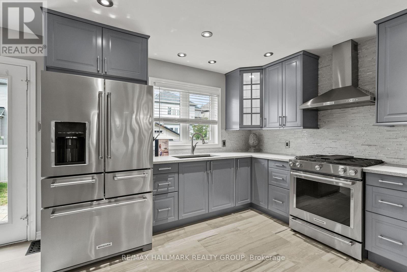 738 Tramontana Place