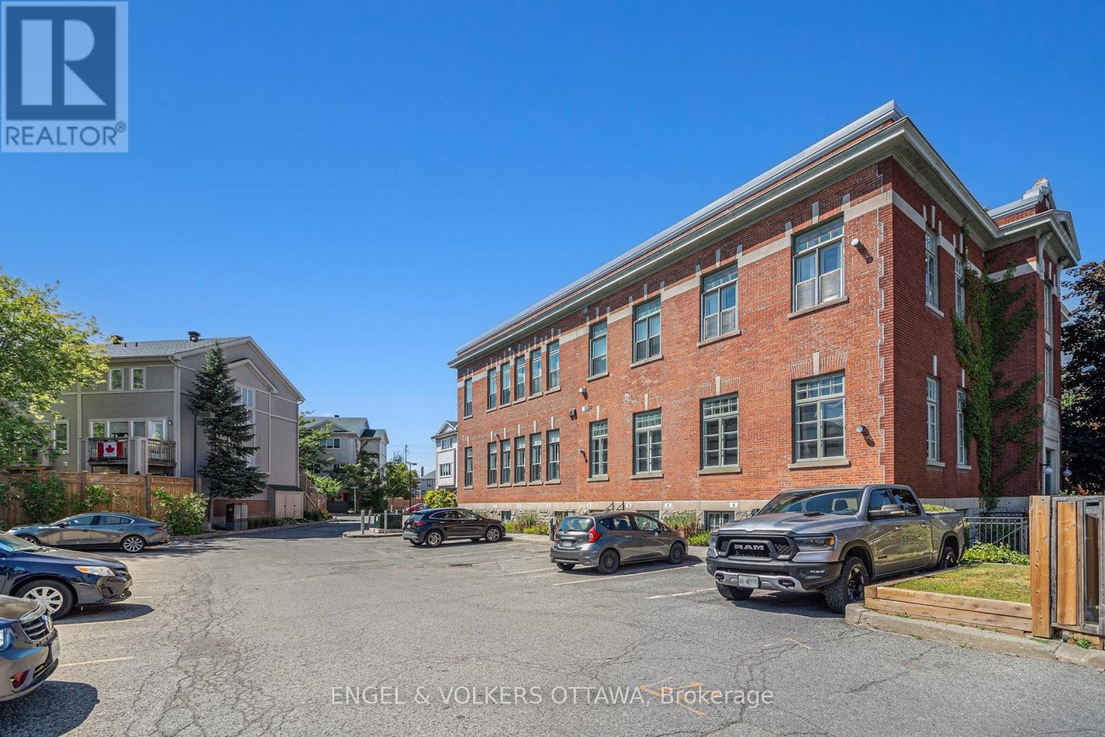 203 - 24 Springfield Road