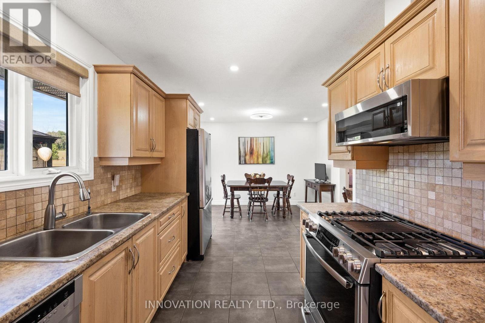 4001 Dunrobin Road
