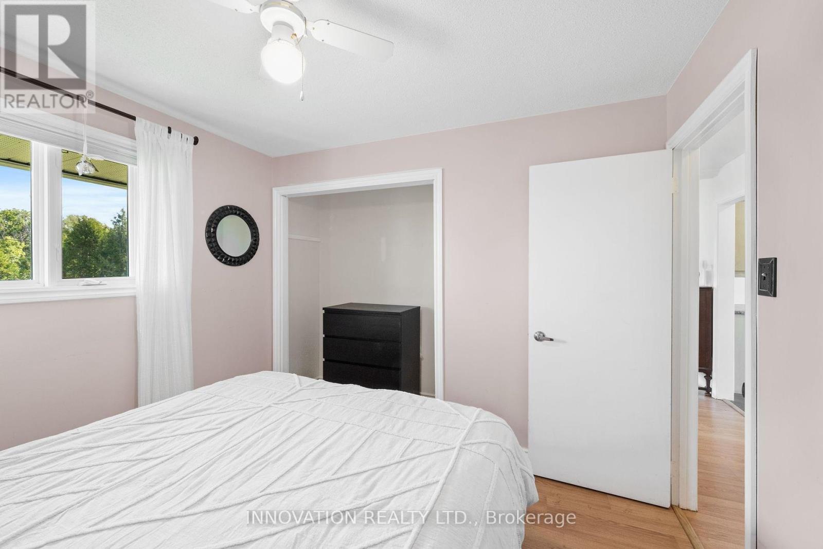 4001 Dunrobin Road