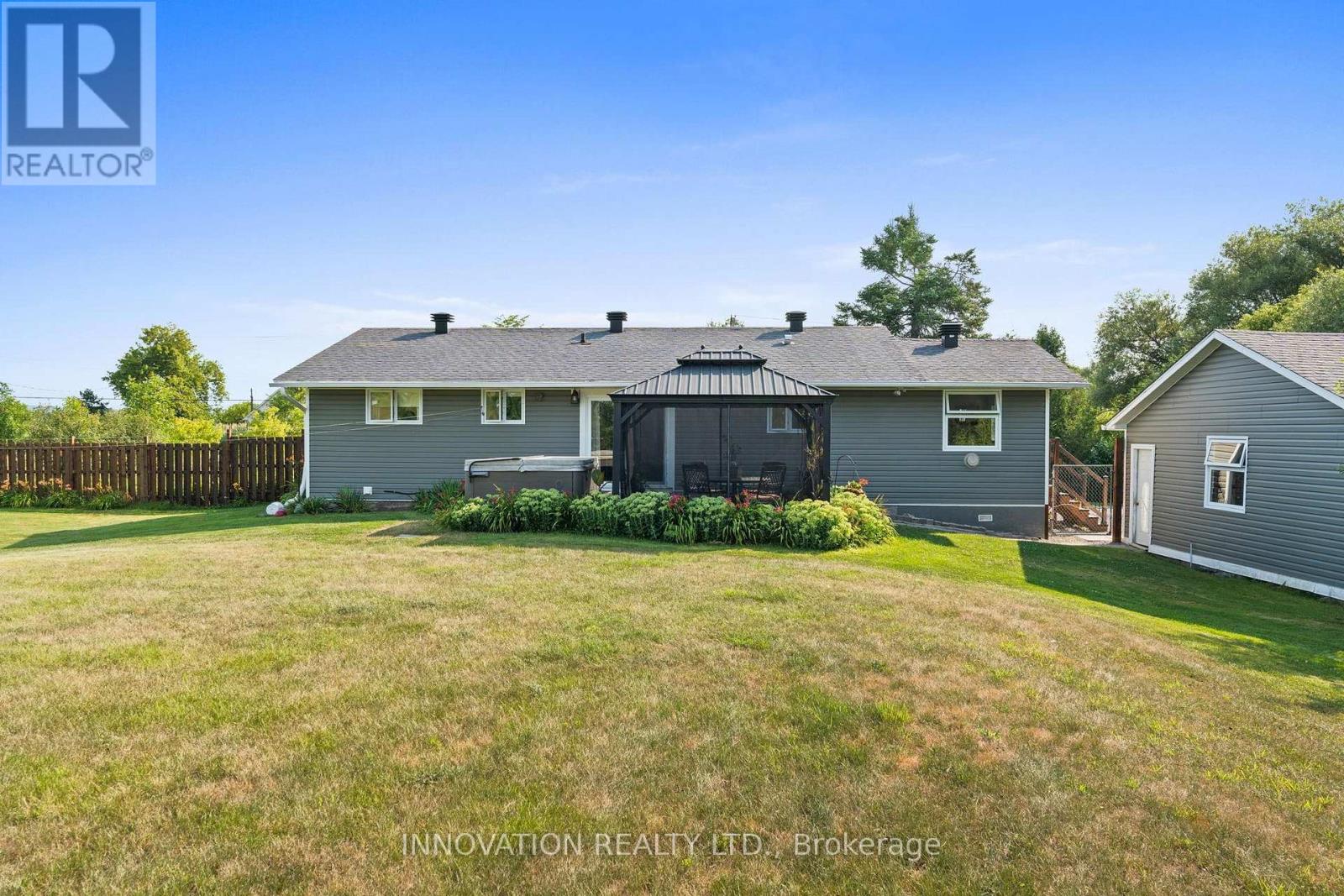 4001 Dunrobin Road