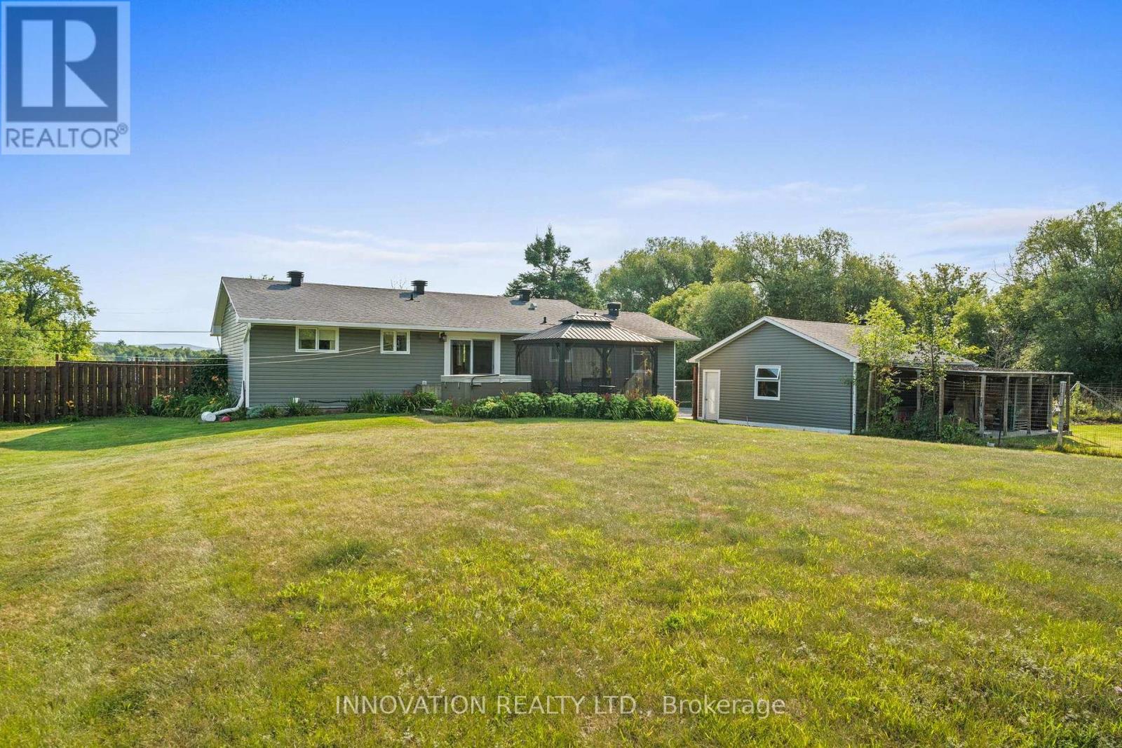 4001 Dunrobin Road