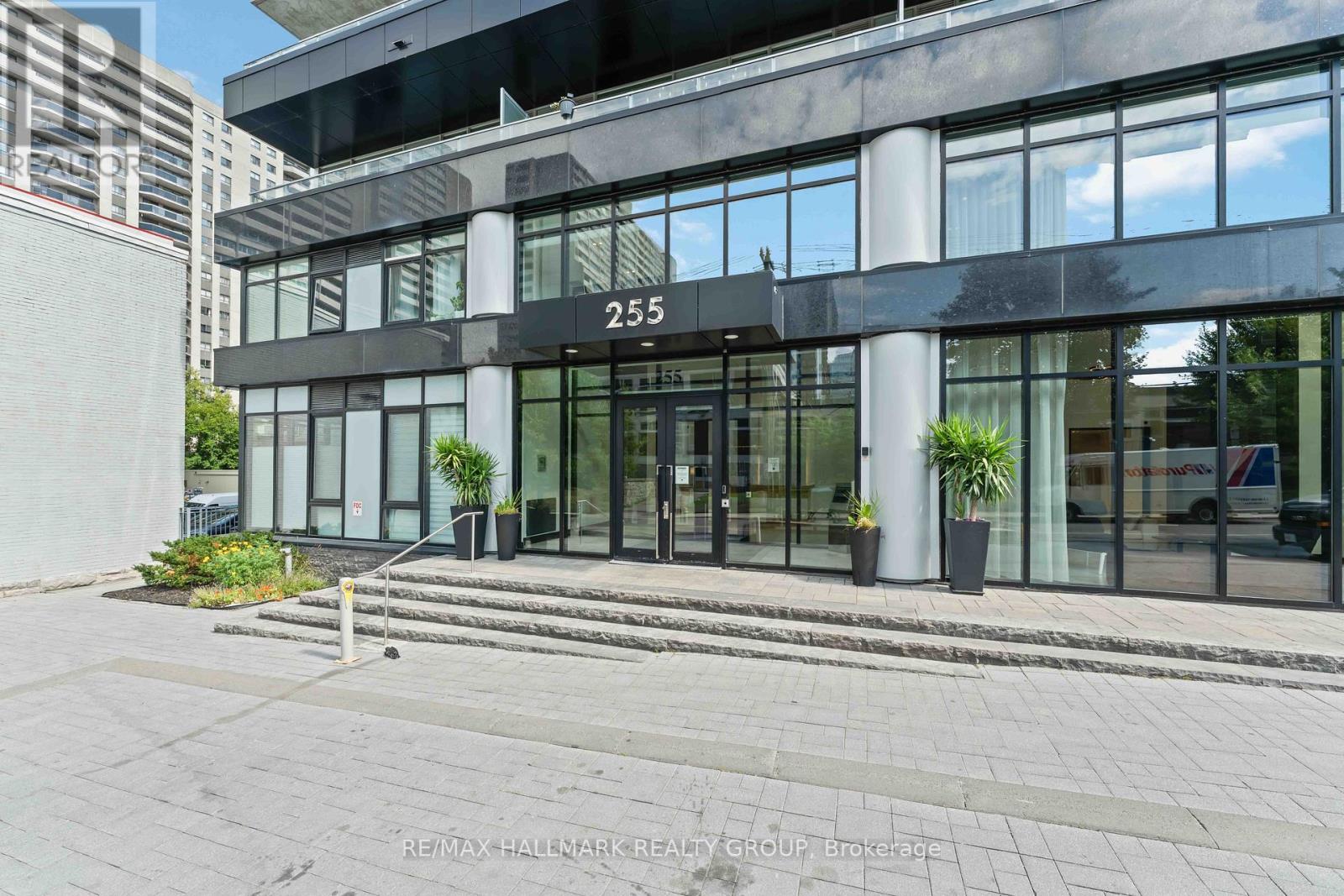 1209 - 255 Bay Street