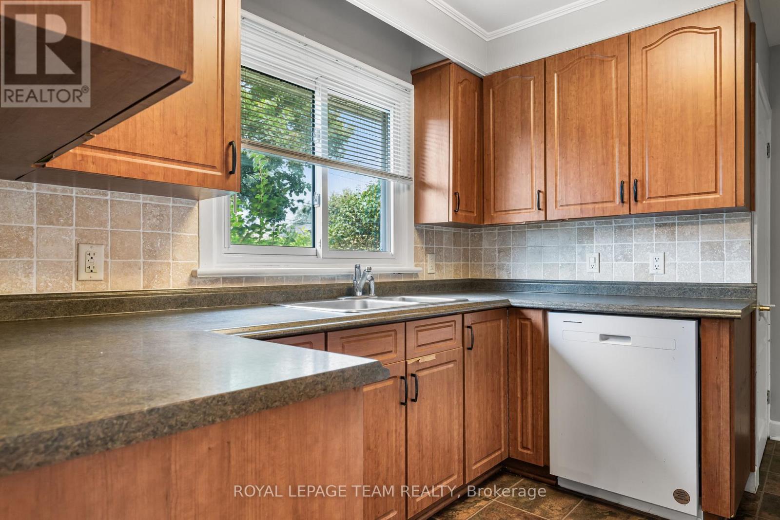 31 Savuto Way Street