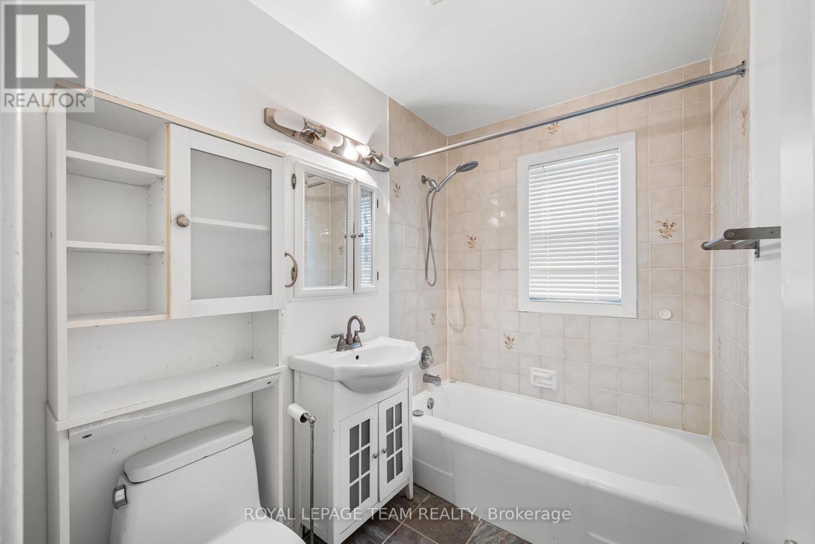 31 Savuto Way Street