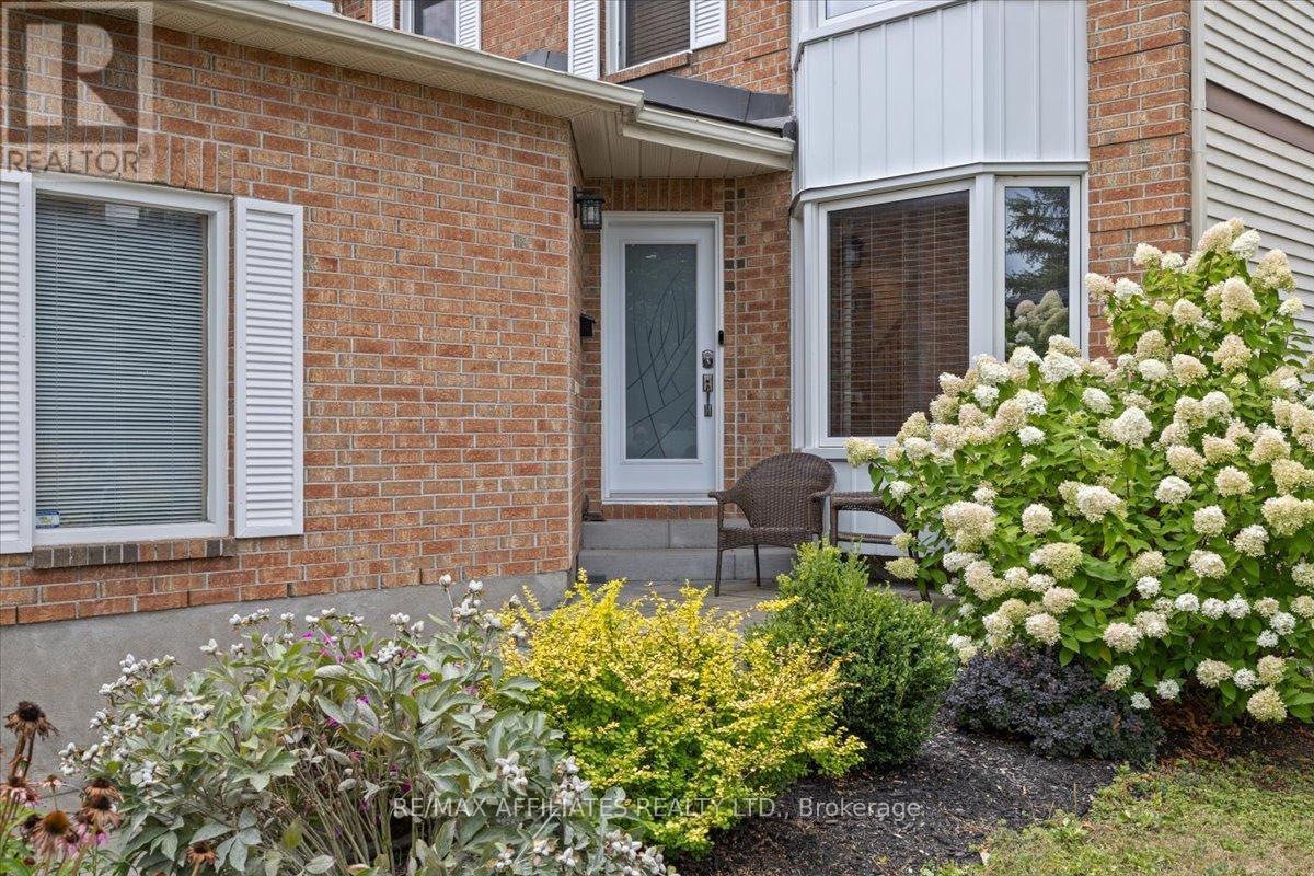 605 Falwyn Crescent