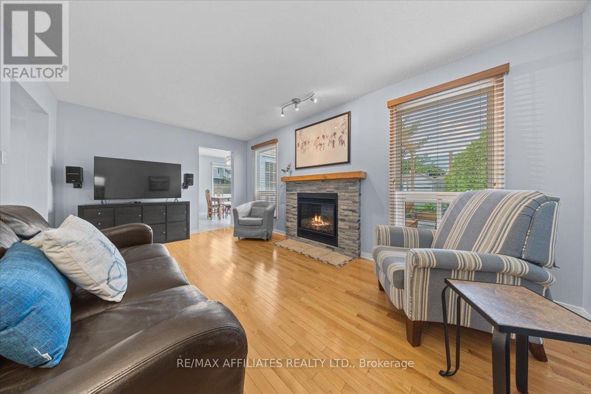 605 Falwyn Crescent