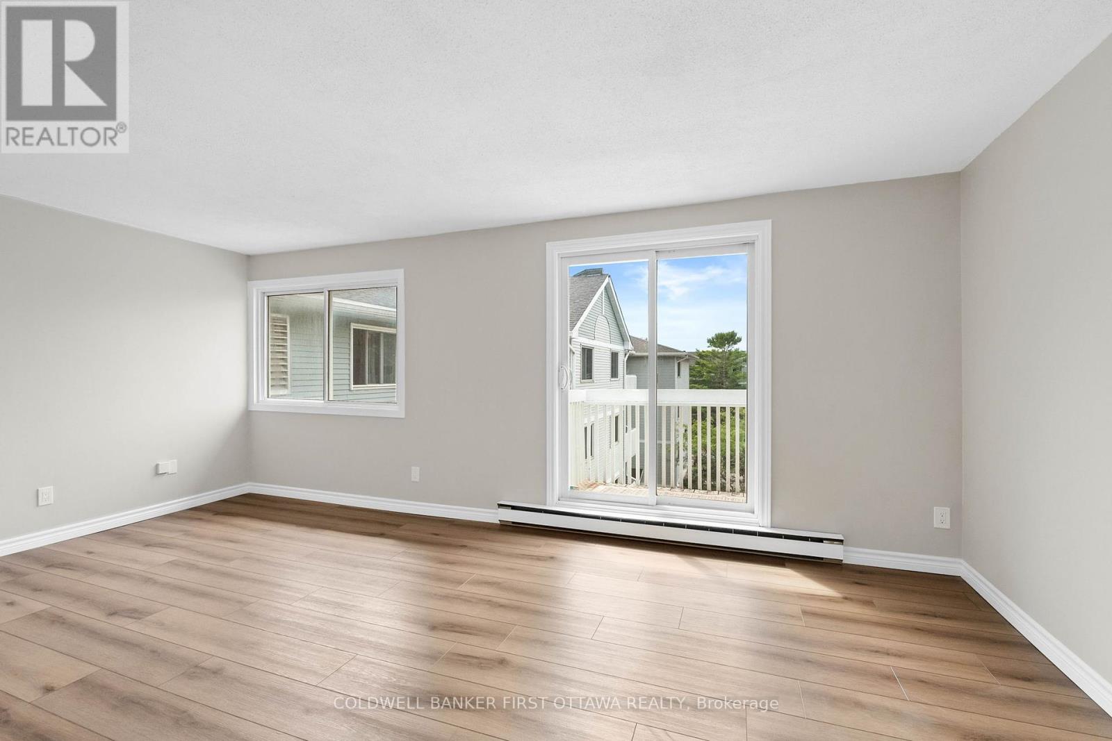 400 - 216 Viewmount Drive