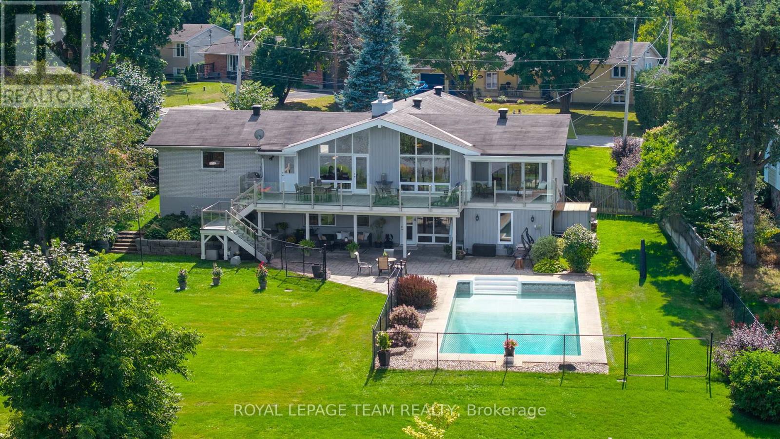5409 Riverside Crescent