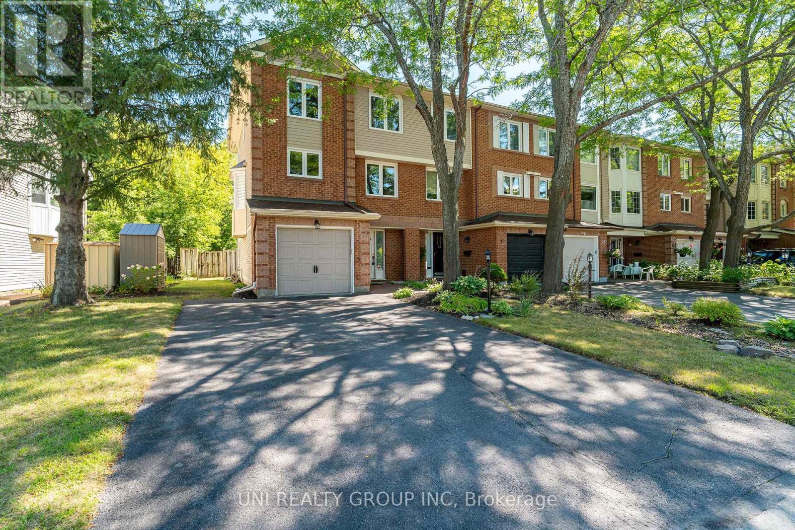 19 Arbordale Crescent