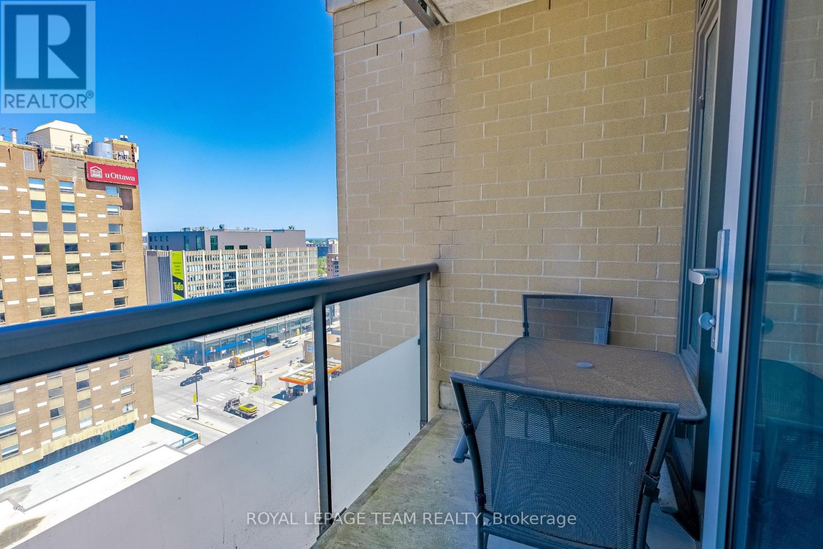 1209 - 238 Besserer Street