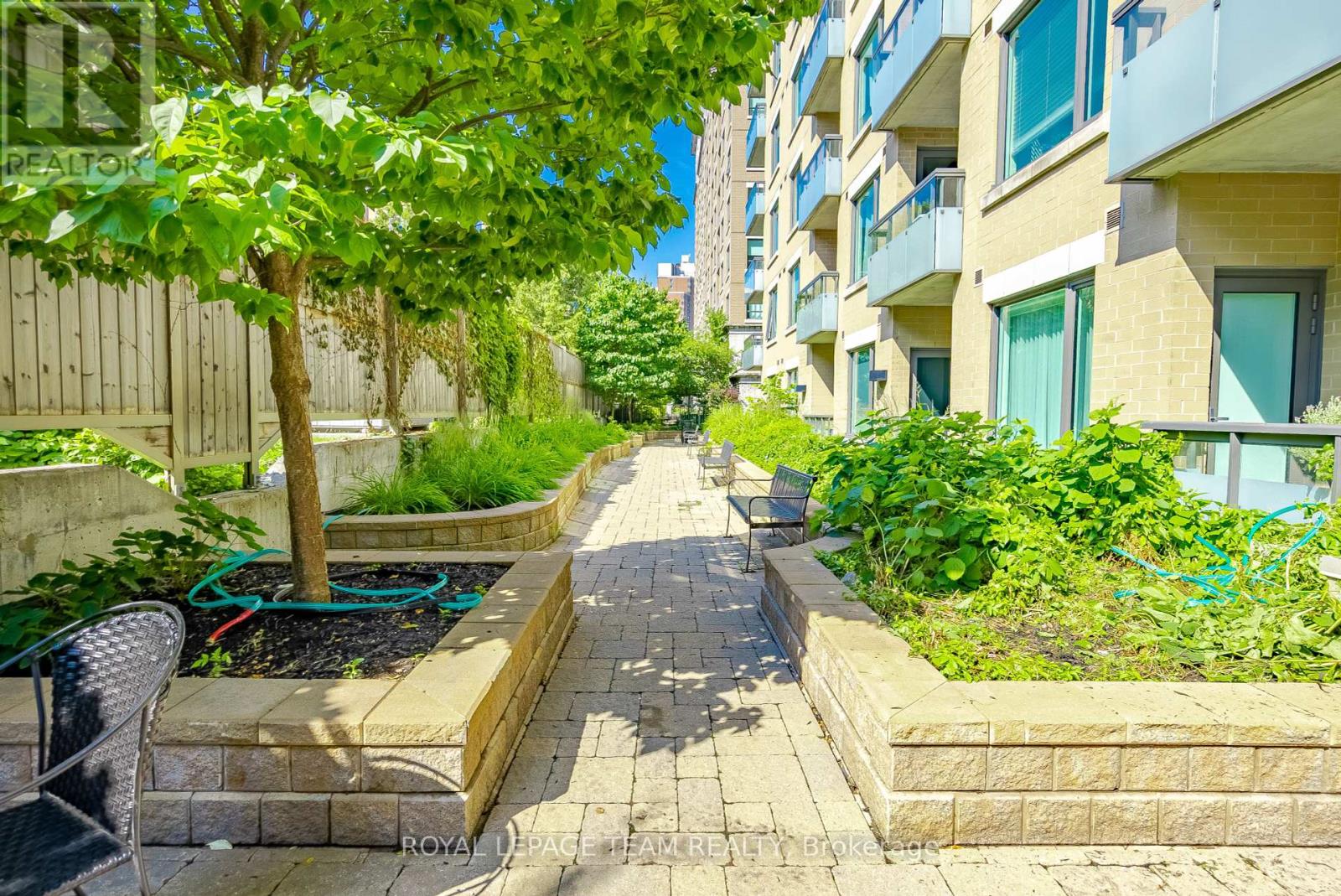 1209 - 238 Besserer Street