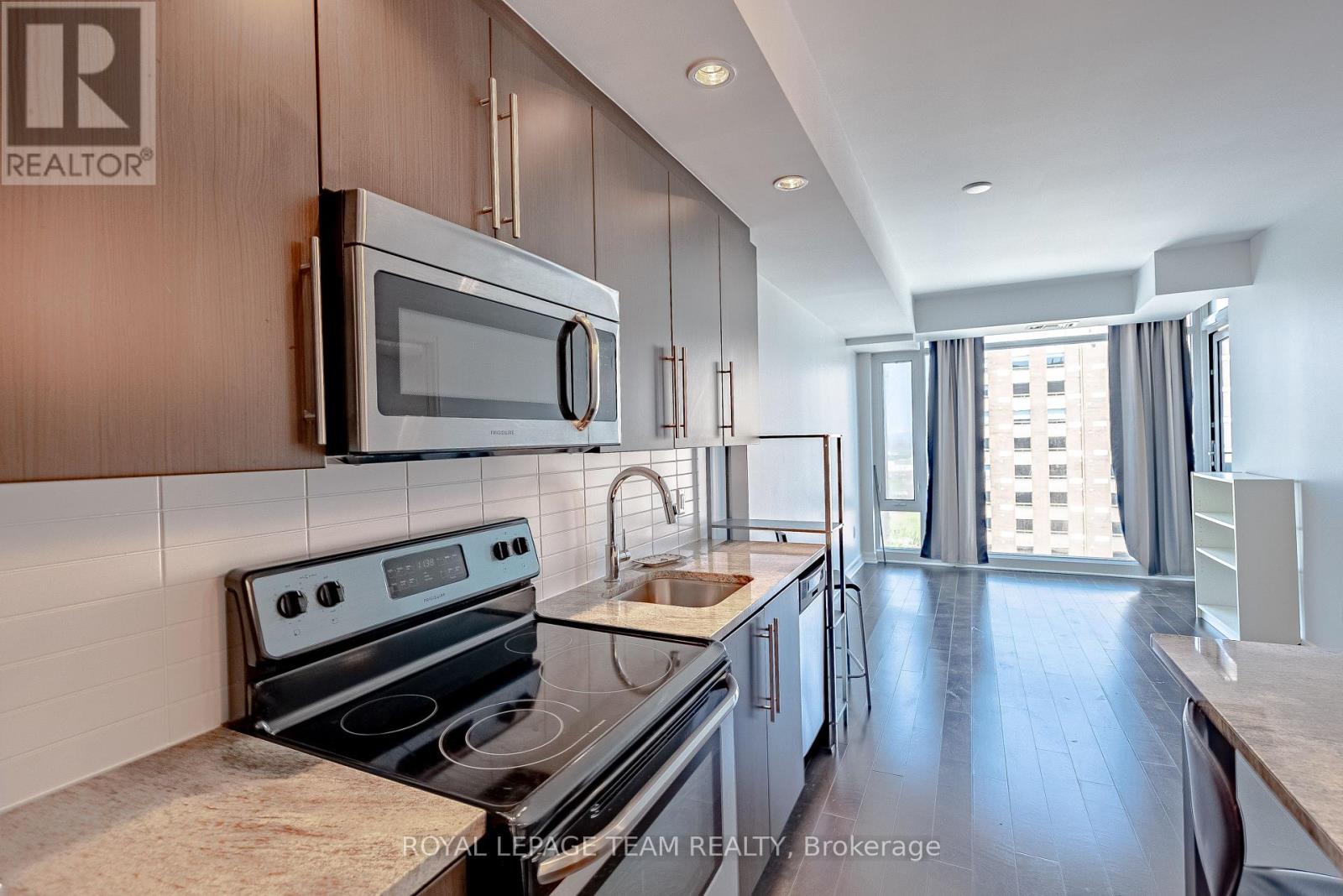 1209 - 238 Besserer Street