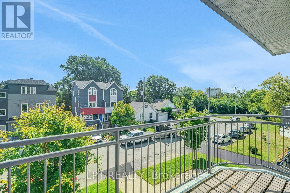 13 - 1121 Bavlie Avenue