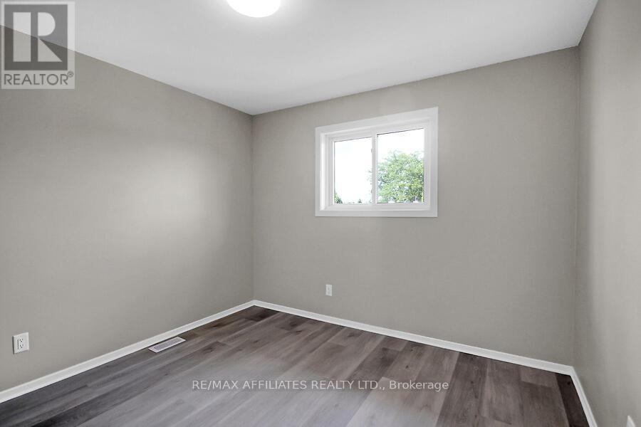 23 Tamblyn Crescent