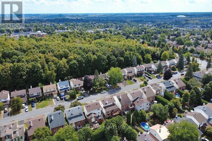 23 Tamblyn Crescent